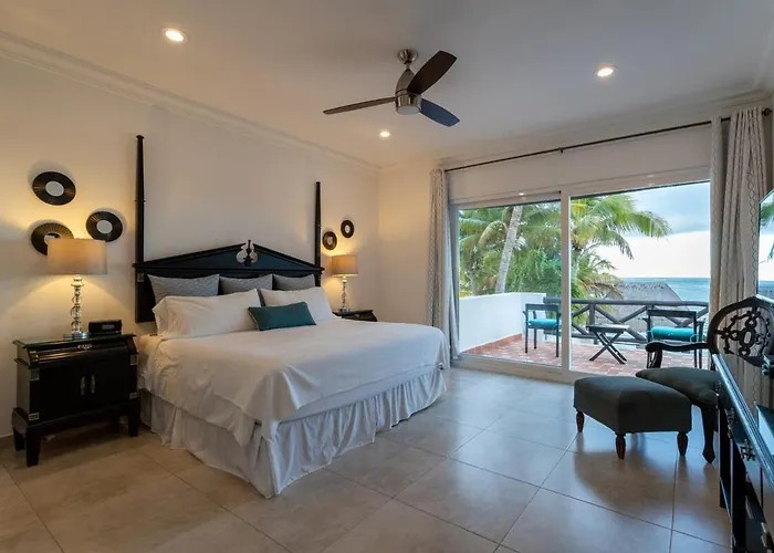 Karina-luxury Beachfront Retreat Villa Puerto Morelos