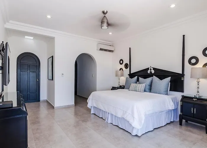 Karina-luxury Beachfront Retreat Villa Puerto Morelos