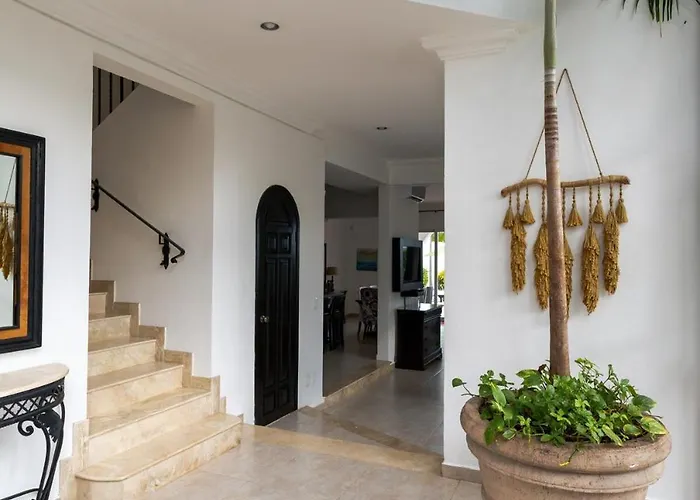 Karina-luxury Beachfront Retreat