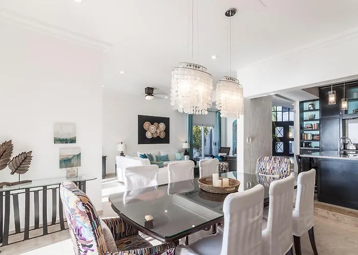 Villa Karina-luxury Beachfront Retreat